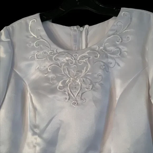 White/Ivory Elegant Wedding Gown Blend of Silk & Satin size 10 - Picture 10 of 14